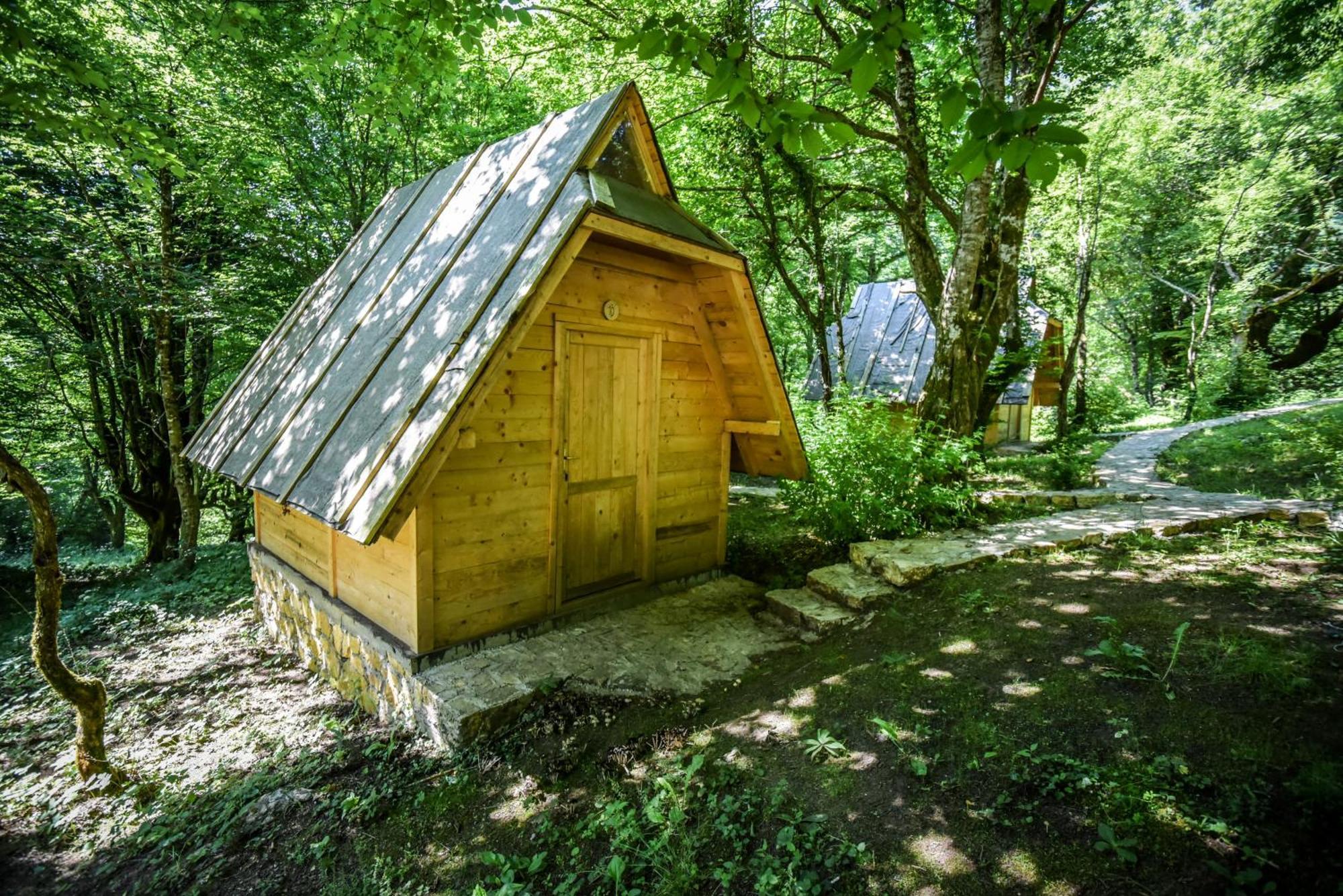 Camp Divlja Rijeka Hotell Hum Exteriör bild